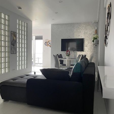 Luxury Westpark 2-Room Apartment Lakeview W5 Bukurešť Exteriér fotografie