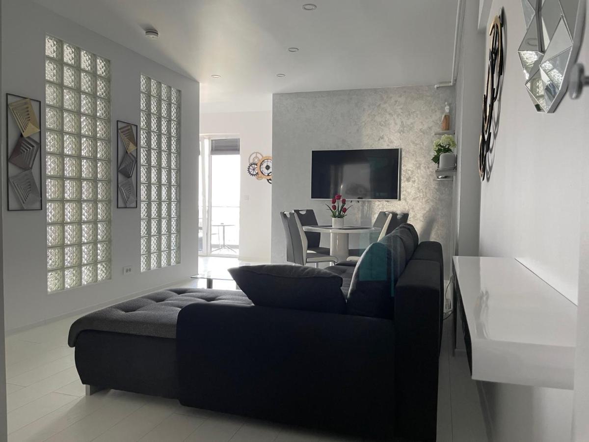 Luxury Westpark 2-Room Apartment Lakeview W5 Bukurešť Exteriér fotografie