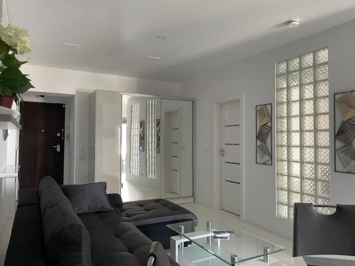 Luxury Westpark 2-Room Apartment Lakeview W5 Bukurešť Exteriér fotografie