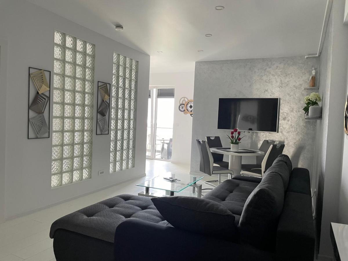 Luxury Westpark 2-Room Apartment Lakeview W5 Bukurešť Exteriér fotografie