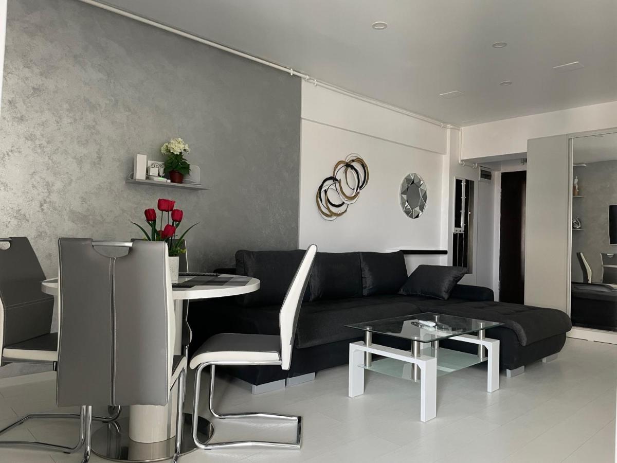 Luxury Westpark 2-Room Apartment Lakeview W5 Bukurešť Exteriér fotografie