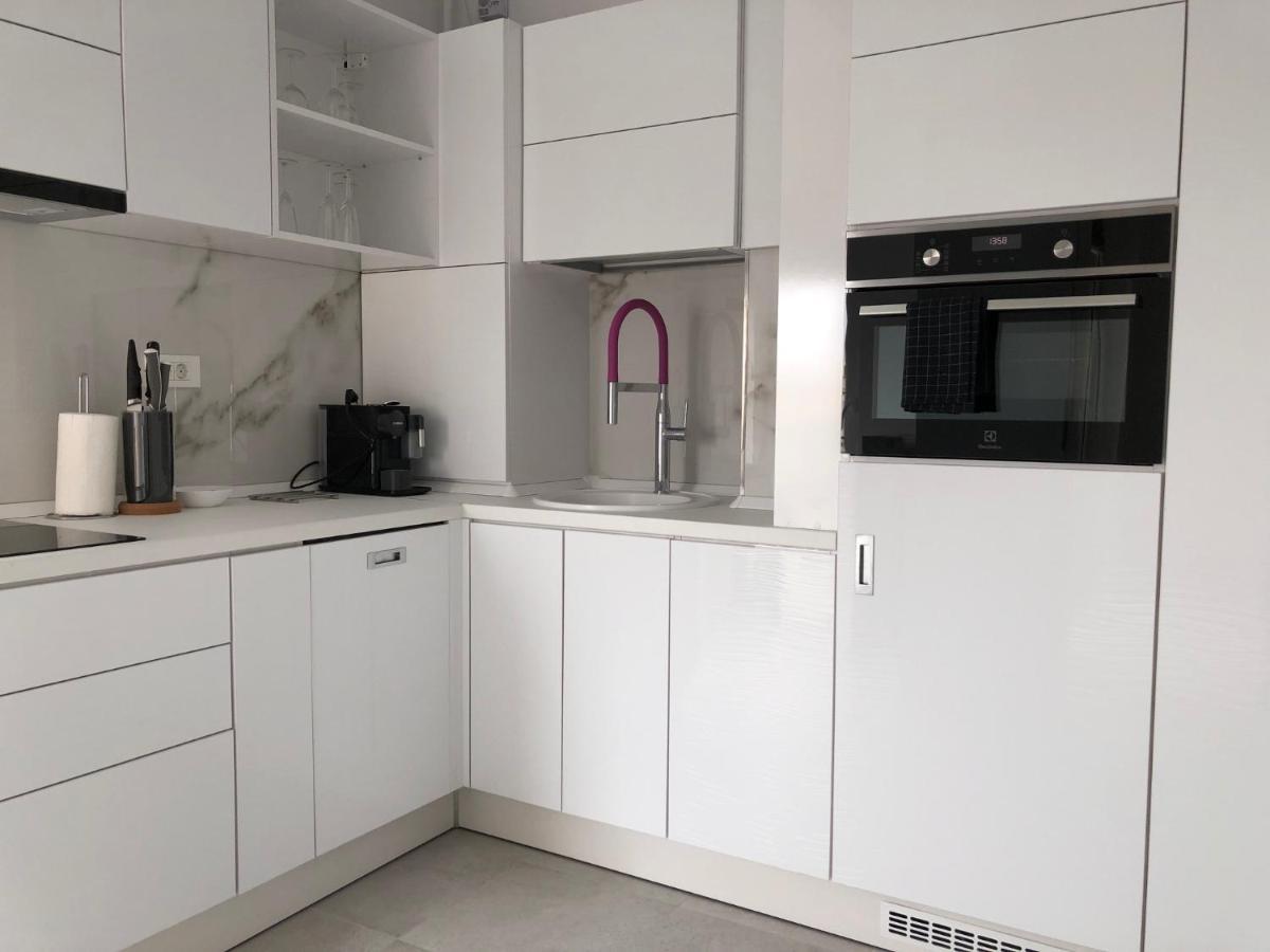 Luxury Westpark 2-Room Apartment Lakeview W5 Bukurešť Exteriér fotografie